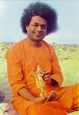 Sathya Sai Baba have materialized gold statue of Lord Krishna, on 15 May 1968